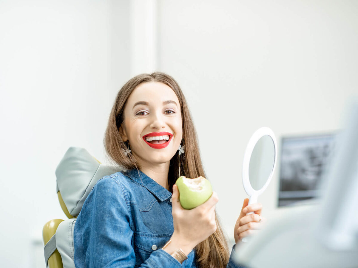 4 Ways That Cosmetic Dentistry Can Improve Your Self-Esteem